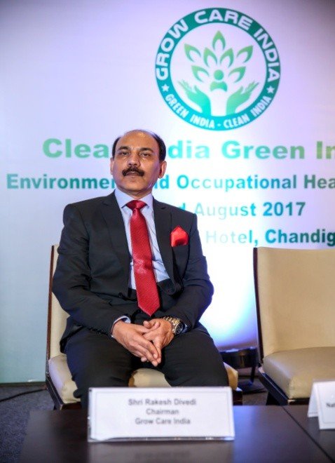 Shri Rakesh Dwivedi